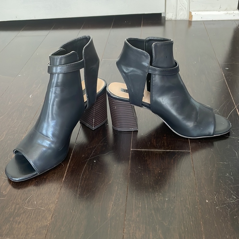 Forever 21 Slip-on open-toe bootie in black faux leather size 8